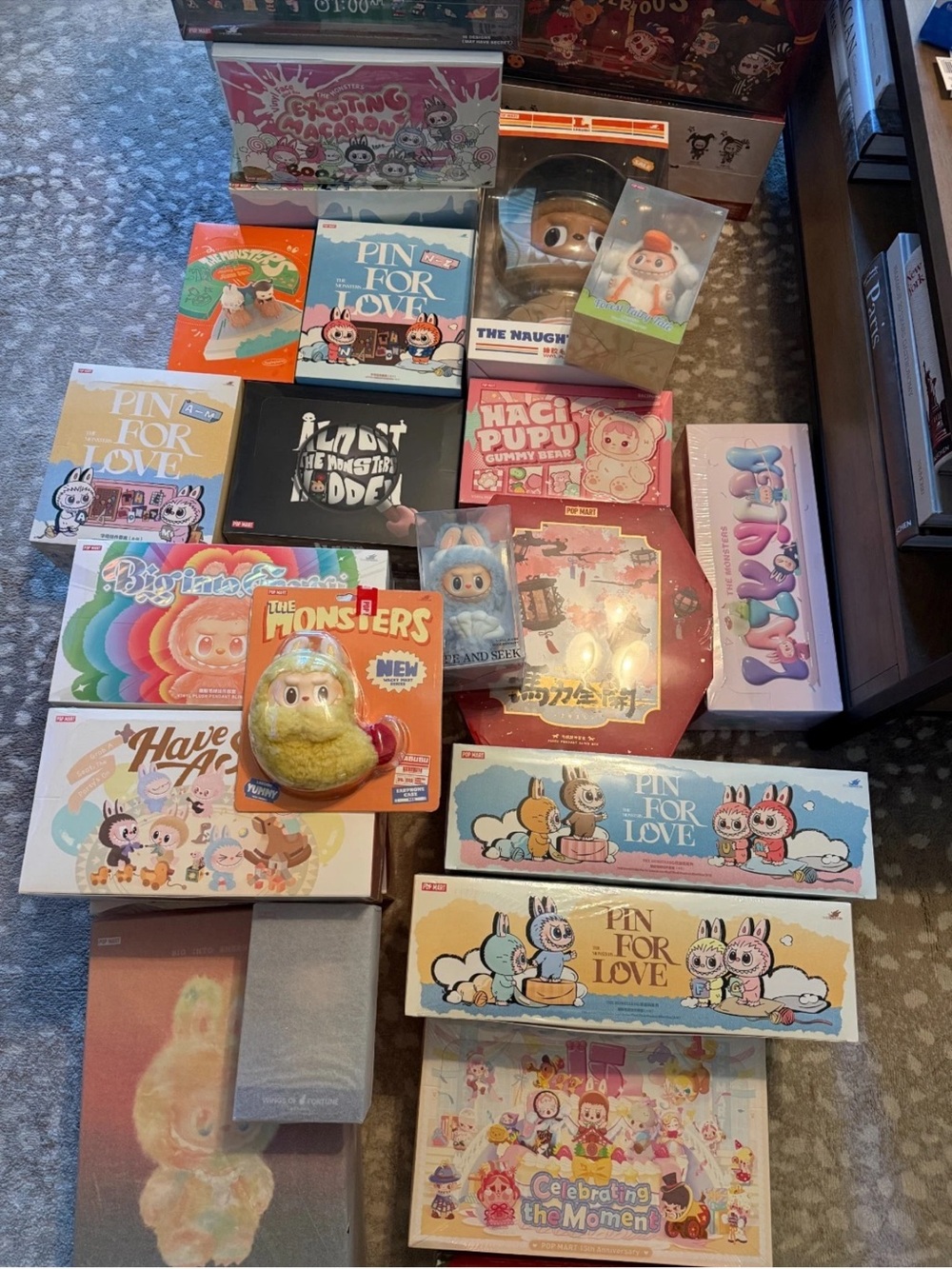 Labubu Collection - ALL SEALED - Picture 3 of 3